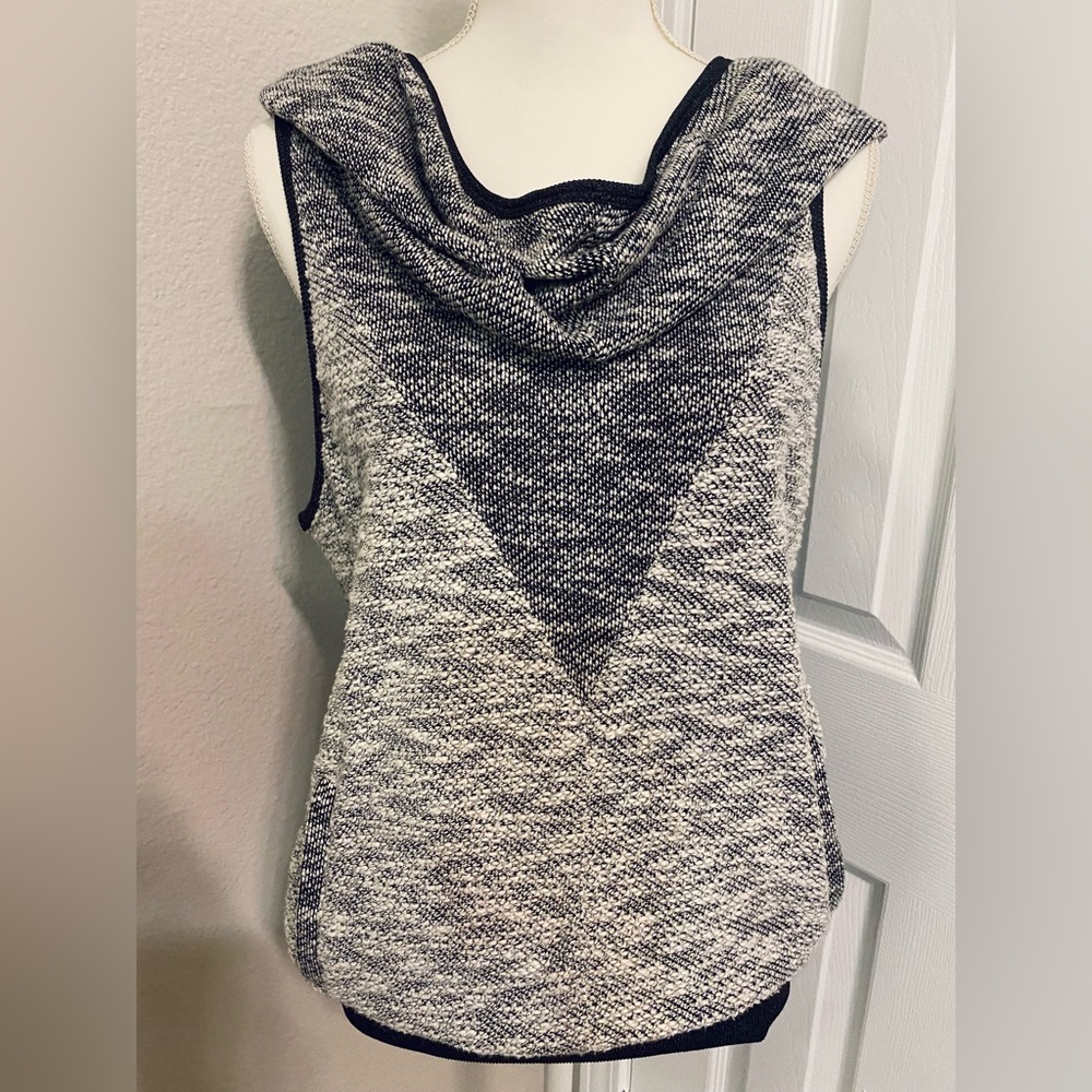 Lolë Sleeveless Gray and Ivory Knit Cowl Neck Hoodie Size M